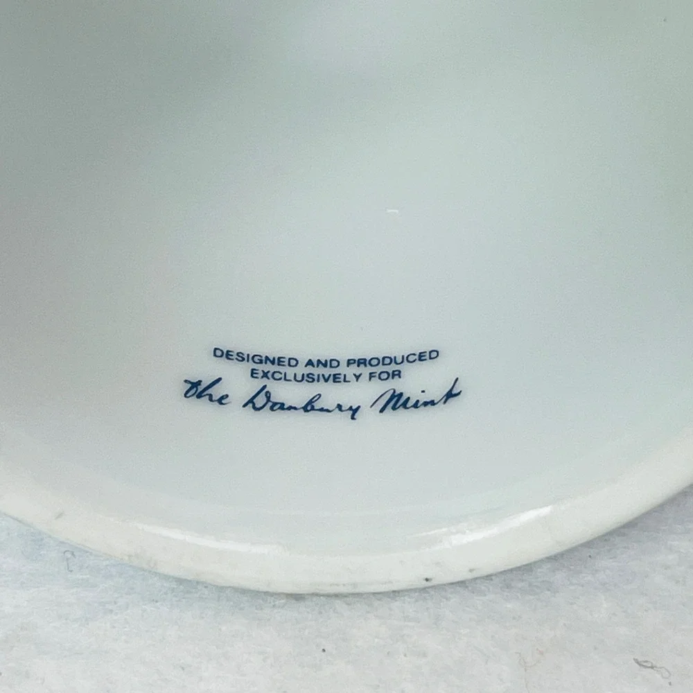 Bing & Grondahl Danbury Mint Blue White Floral Porcelain Bell Denmark 2172 4in